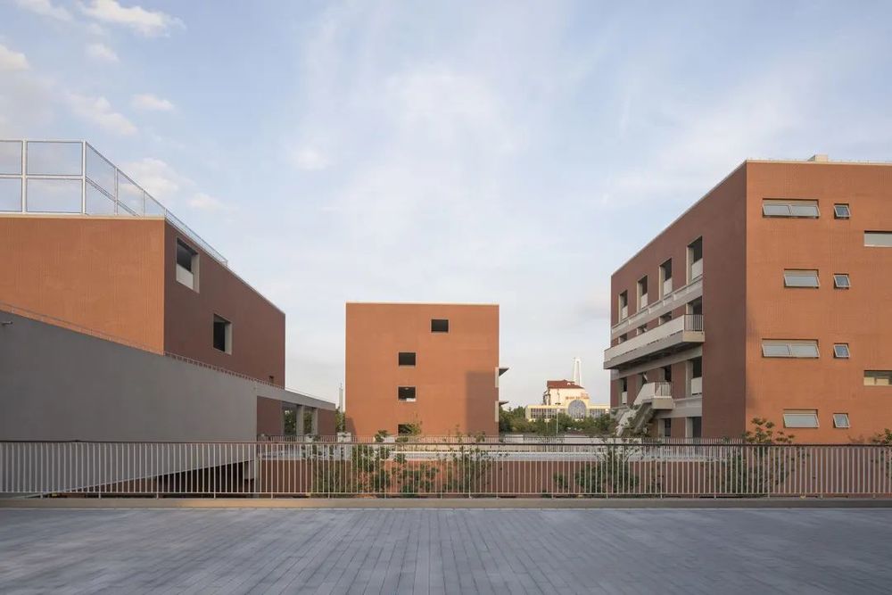 徐汇中学华发路南校区 | 延续老校区氛围与文脉的现代设计
