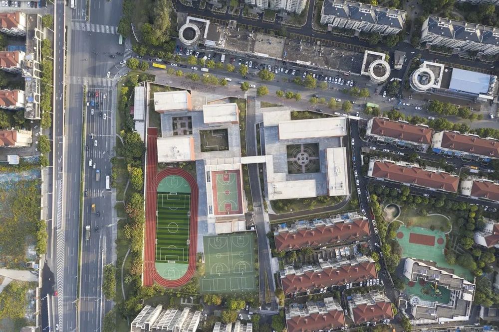 徐汇中学华发路南校区 | 延续老校区氛围与文脉的现代设计