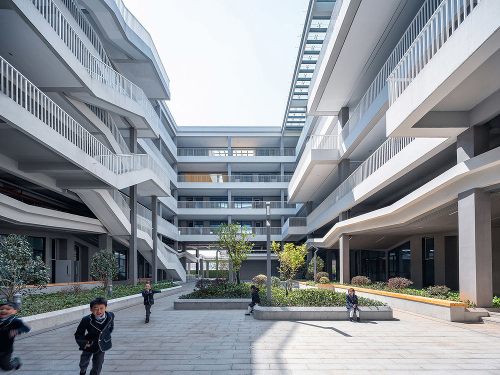 义乌新世纪外国语学校，浙江 / 零壹城市建筑事务所