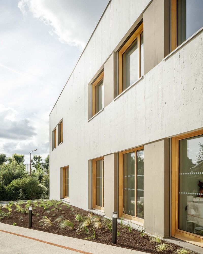 Construction of the high-school college Saint Dominic Savio and a gymnasium in Saint-Julien-les-Villas, France / Atelier Téqui Architects