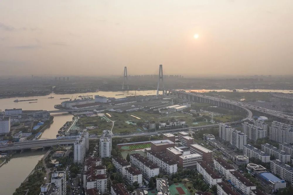 徐汇中学华发路南校区 | 延续老校区氛围与文脉的现代设计