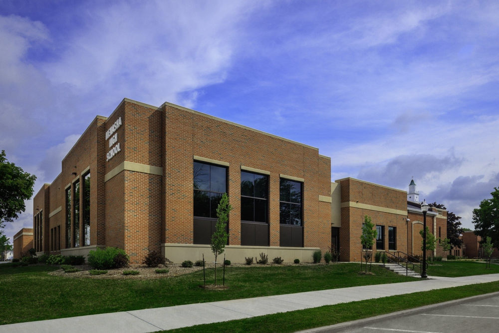 Wisconsin 中学旧建筑新生命，EUA 设计助力教育革新