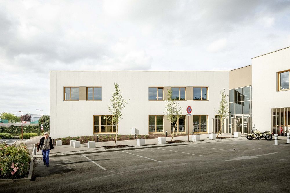 Construction of the high-school college Saint Dominic Savio and a gymnasium in Saint-Julien-les-Villas, France / Atelier Téqui Architects