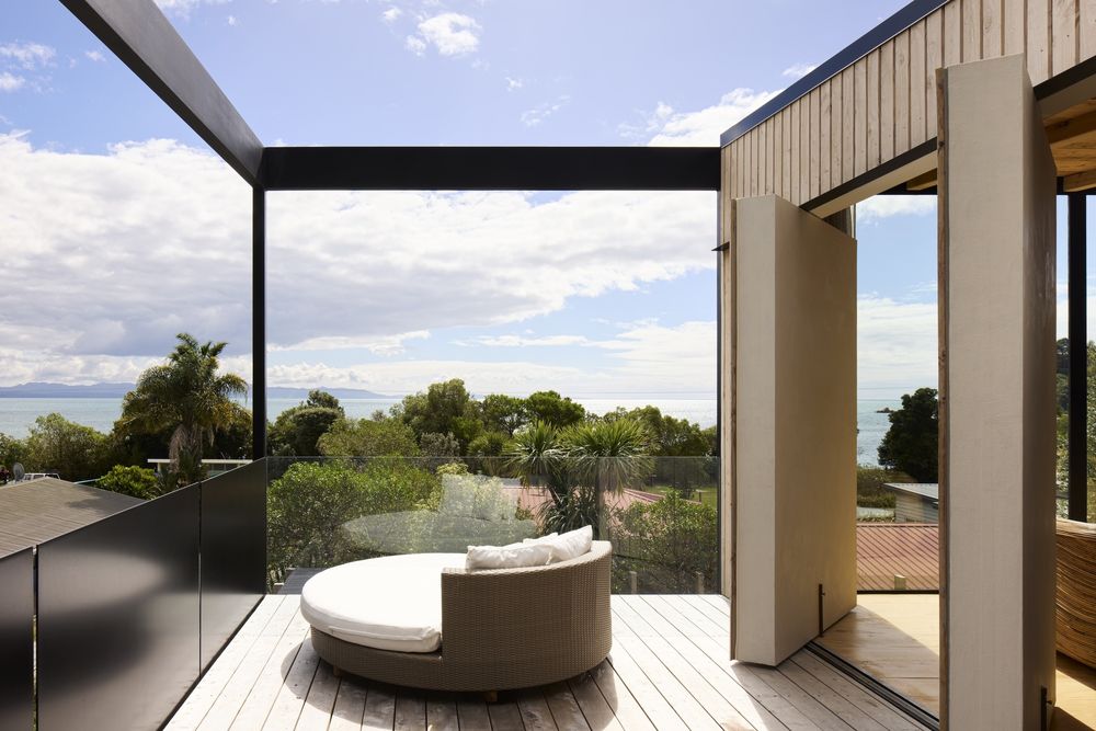 Ligar Bay Bach House / Young Architects