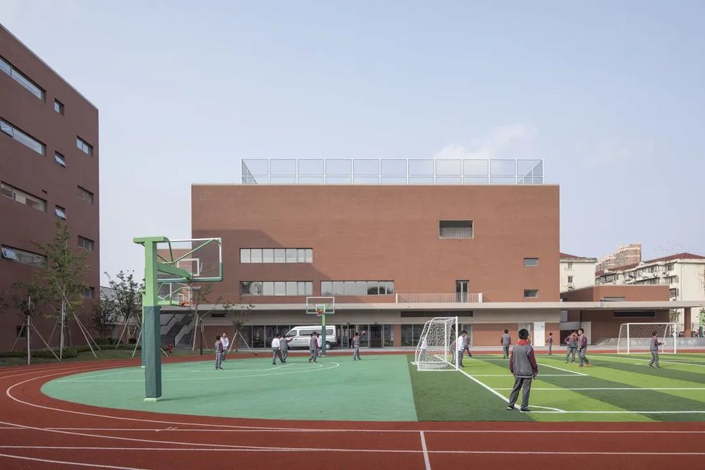 徐汇中学华发路南校区 | 延续老校区氛围与文脉的现代设计