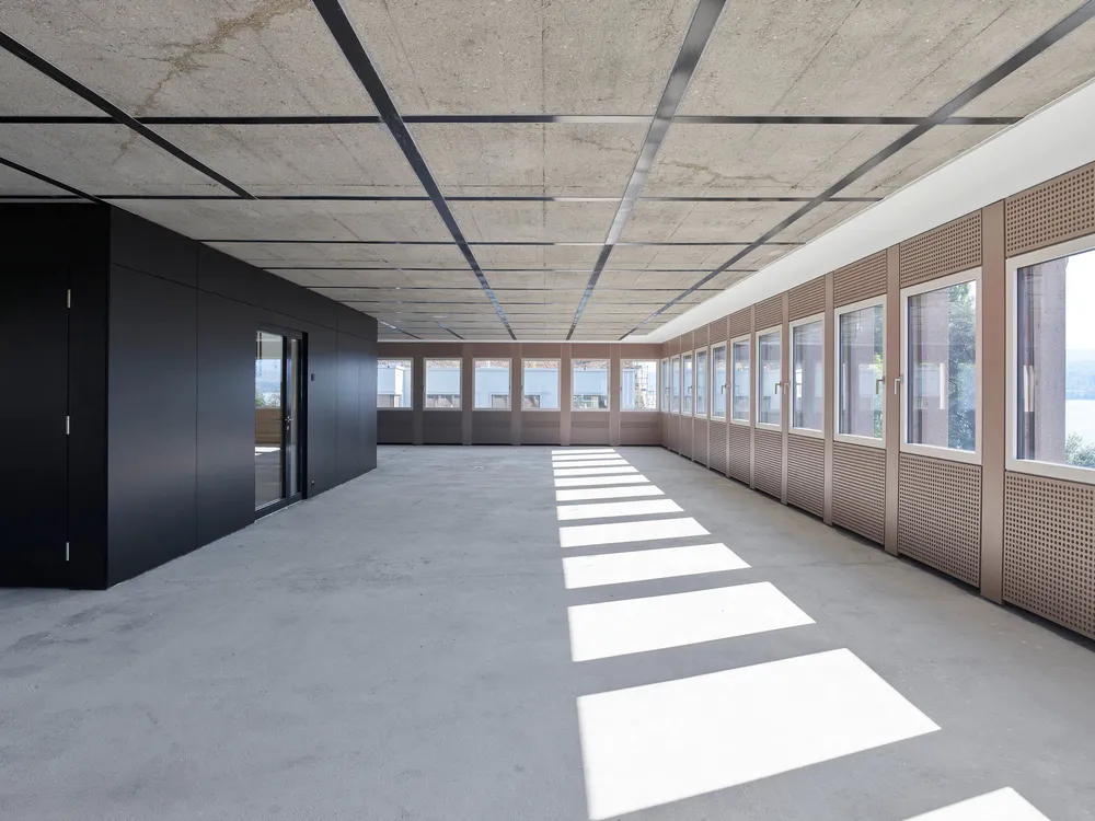 ZAW . Conversion extension of commercial building