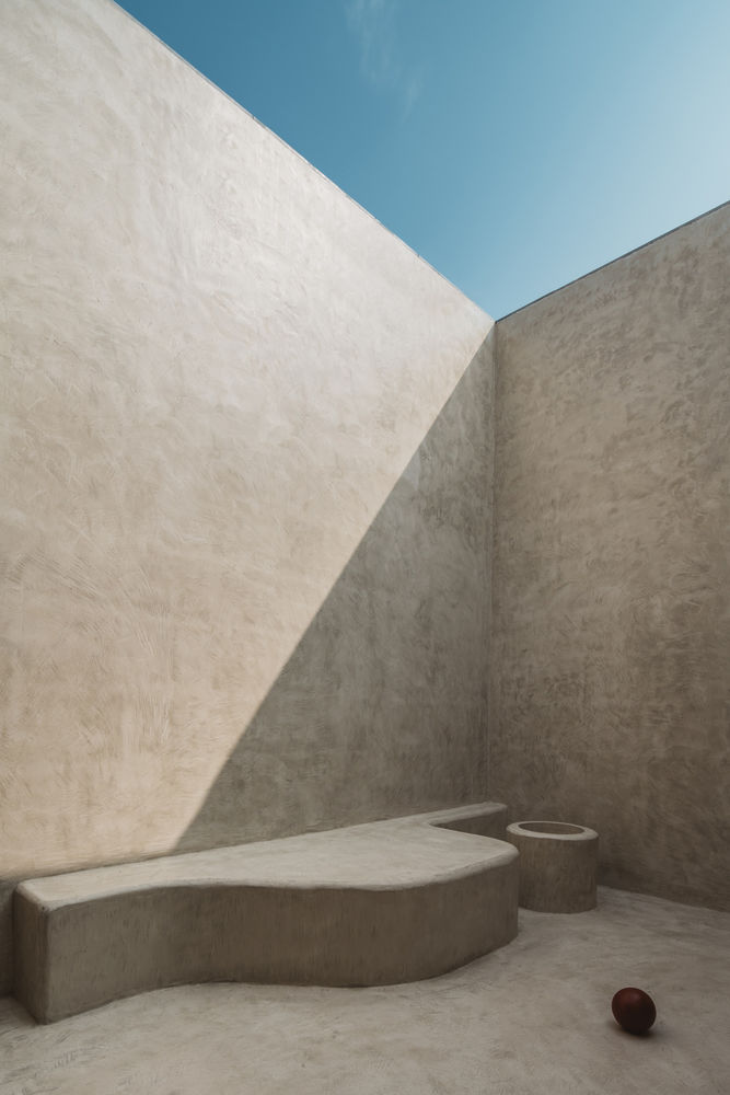 A House Without Elevations: Enclosure by Design Ni Dukaan.