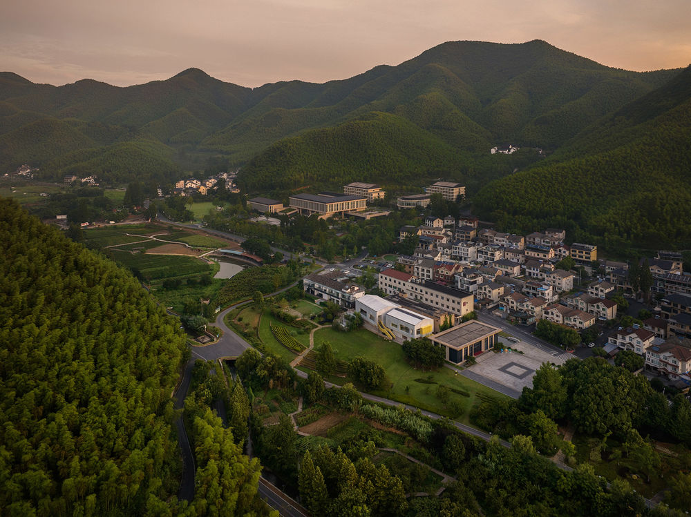 浙江千万工程（余村）展示馆，安吉 / 上海交通大学设计学院杜春宇团队
