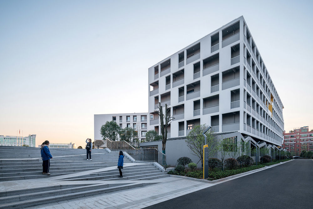 义乌新世纪外国语学校，浙江 / 零壹城市建筑事务所