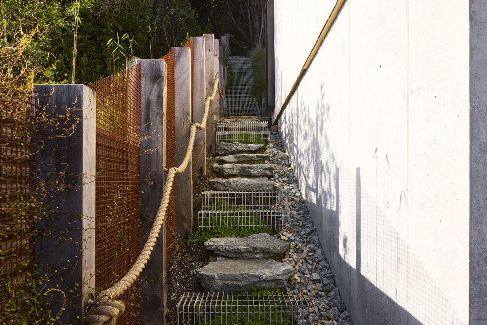 Ligar Bay Bach House / Young Architects