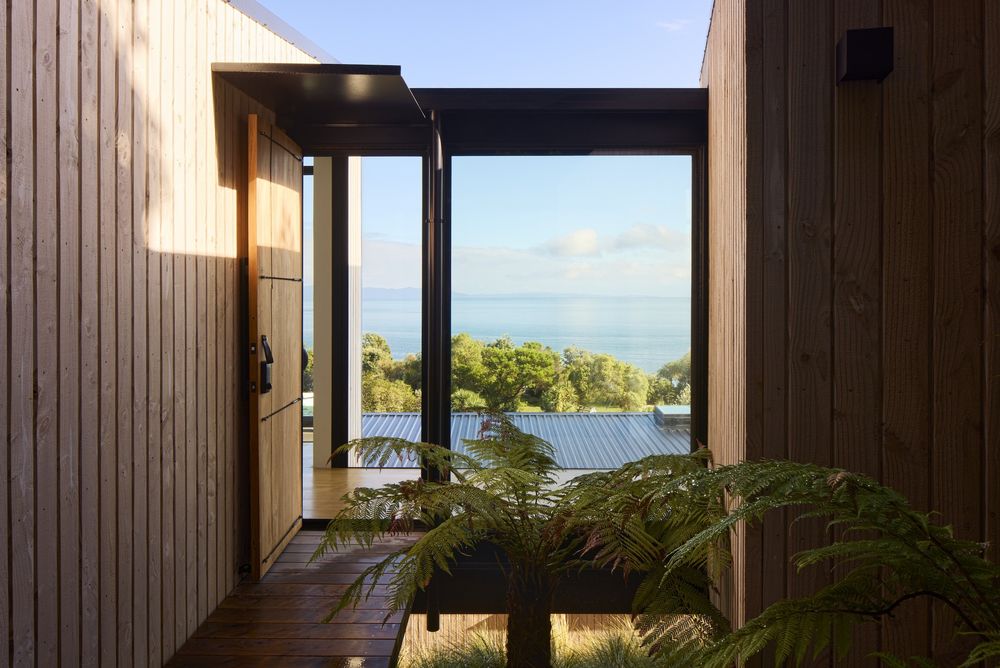 Ligar Bay Bach House / Young Architects