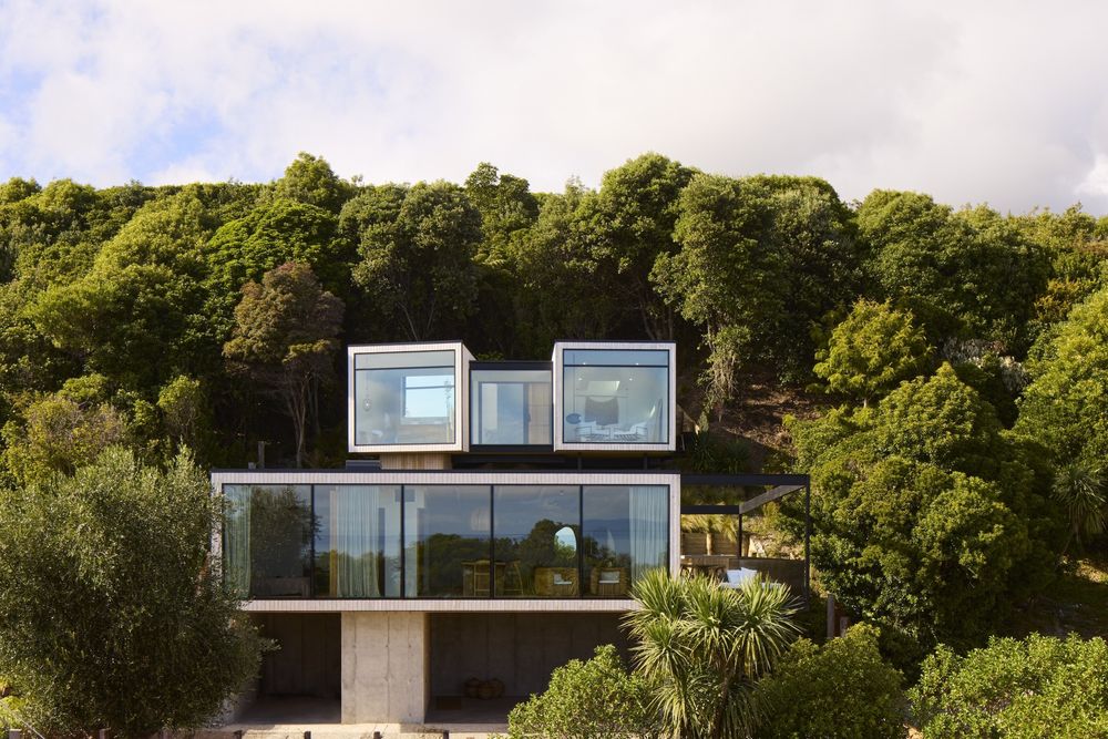 Ligar Bay Bach House / Young Architects