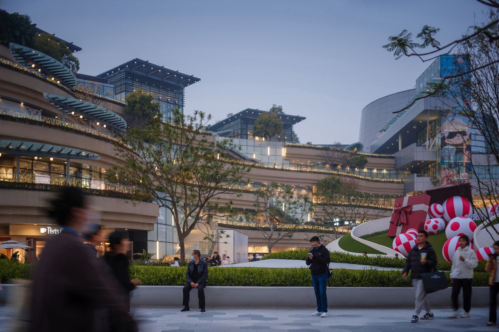 成都万象城公共广场改造设计 / FLO景观设计事务所
