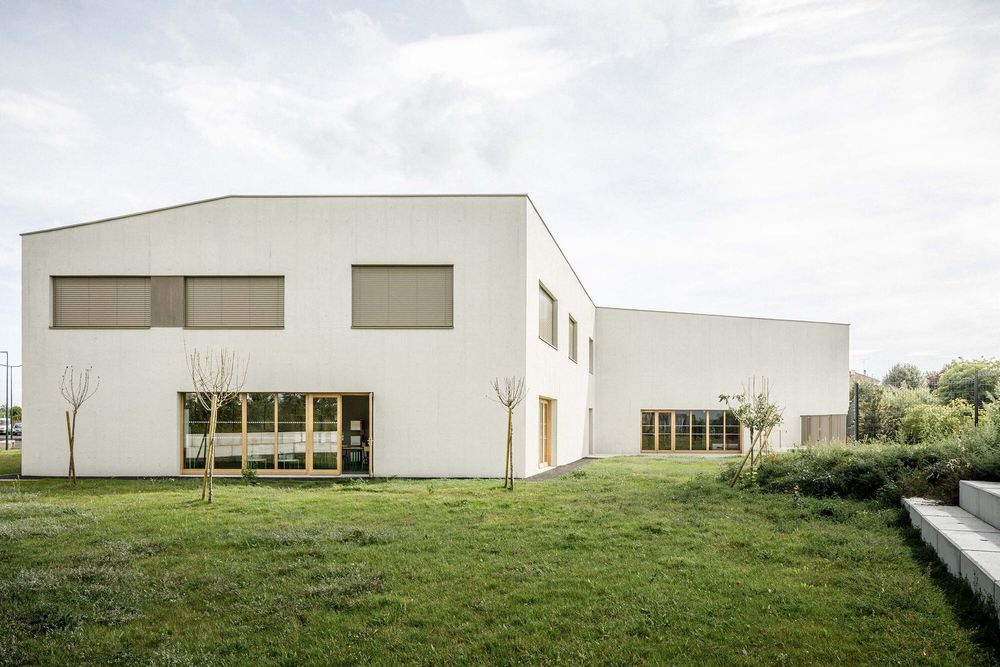 Construction of the high-school college Saint Dominic Savio and a gymnasium in Saint-Julien-les-Villas, France / Atelier Téqui Architects