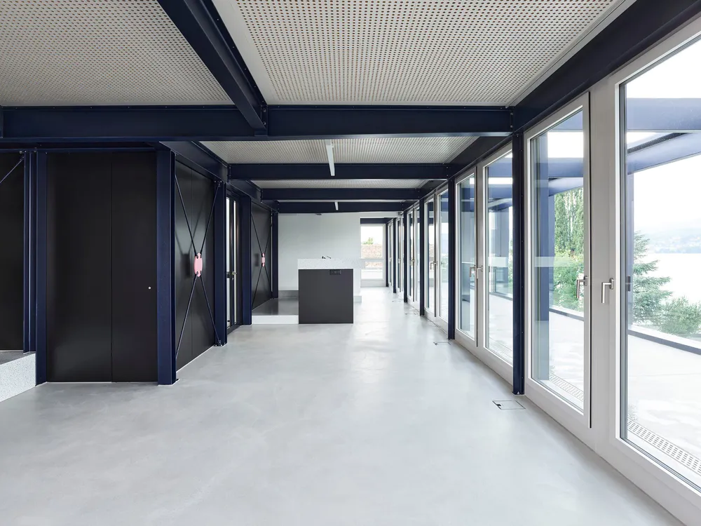ZAW . Conversion extension of commercial building