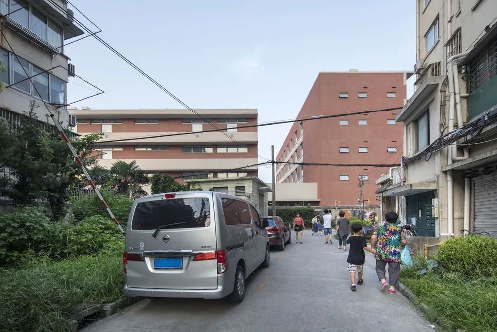 徐汇中学华发路南校区 | 延续老校区氛围与文脉的现代设计