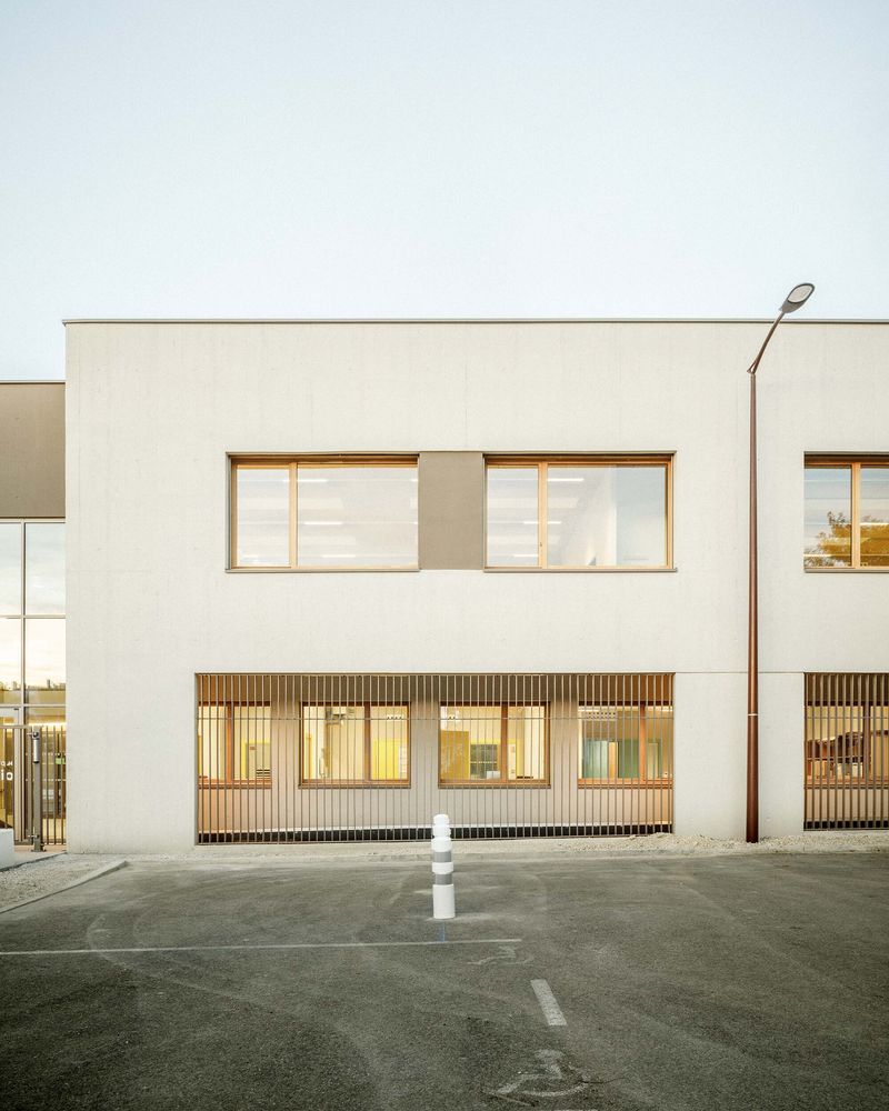 Construction of the high-school college Saint Dominic Savio and a gymnasium in Saint-Julien-les-Villas, France / Atelier Téqui Architects