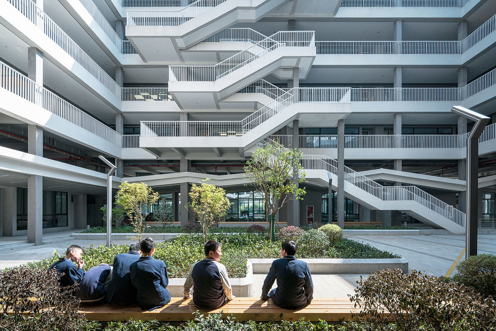 义乌新世纪外国语学校，浙江 / 零壹城市建筑事务所