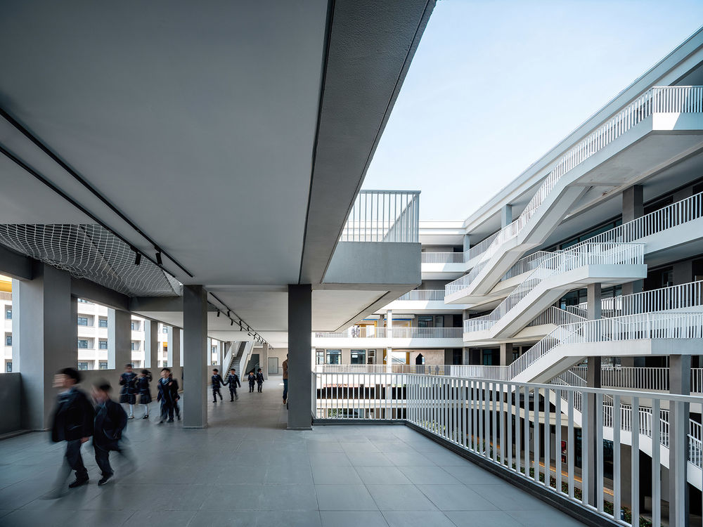 义乌新世纪外国语学校，浙江 / 零壹城市建筑事务所