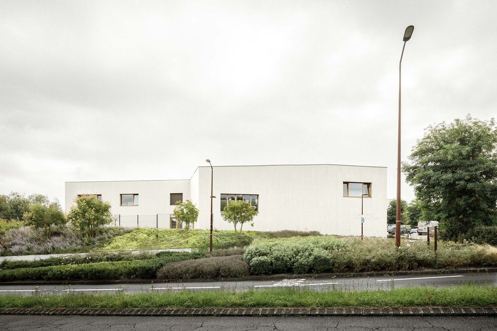 Construction of the high-school college Saint Dominic Savio and a gymnasium in Saint-Julien-les-Villas, France / Atelier Téqui Architects