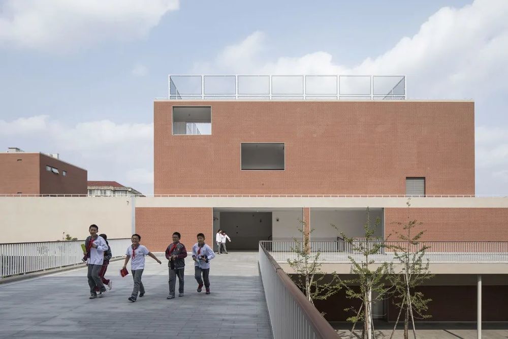 徐汇中学华发路南校区 | 延续老校区氛围与文脉的现代设计