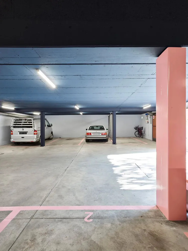 ZAW . Conversion extension of commercial building