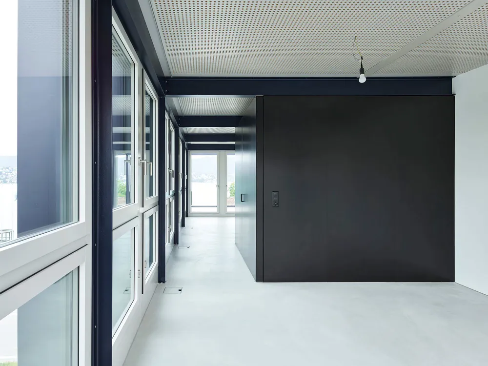ZAW . Conversion extension of commercial building