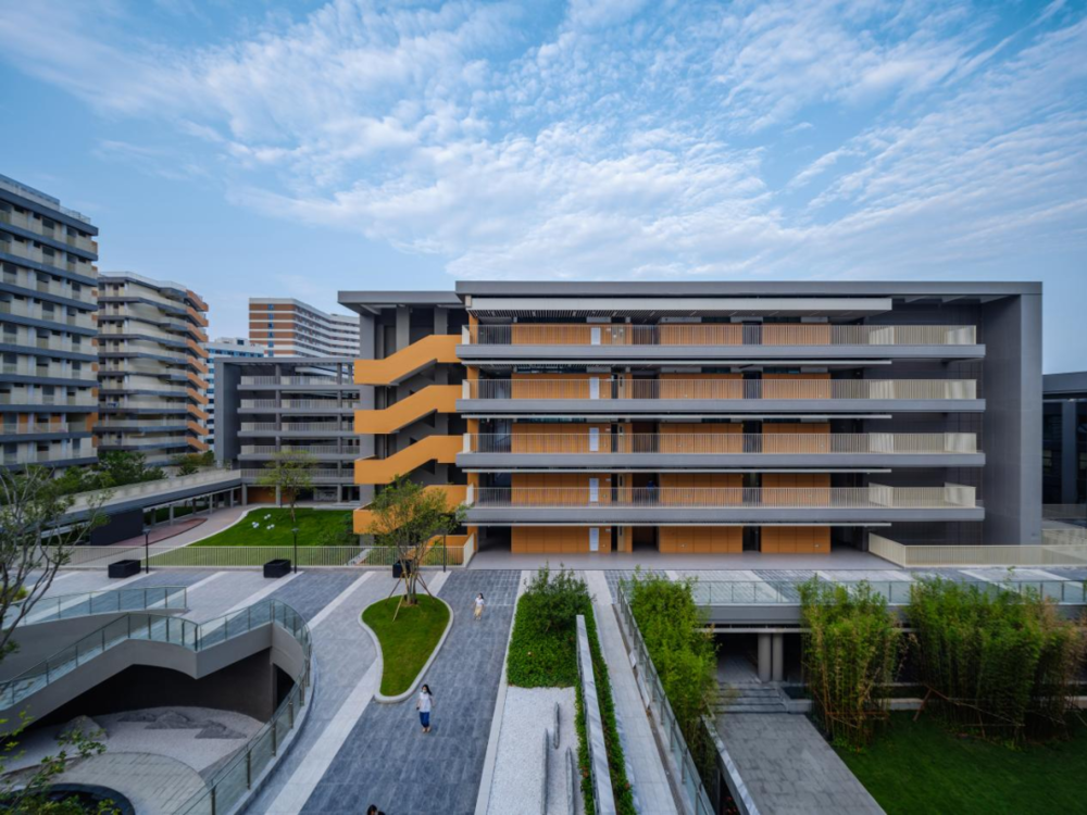 深圳聚龙科学中学 | 活力四溢的校城空间