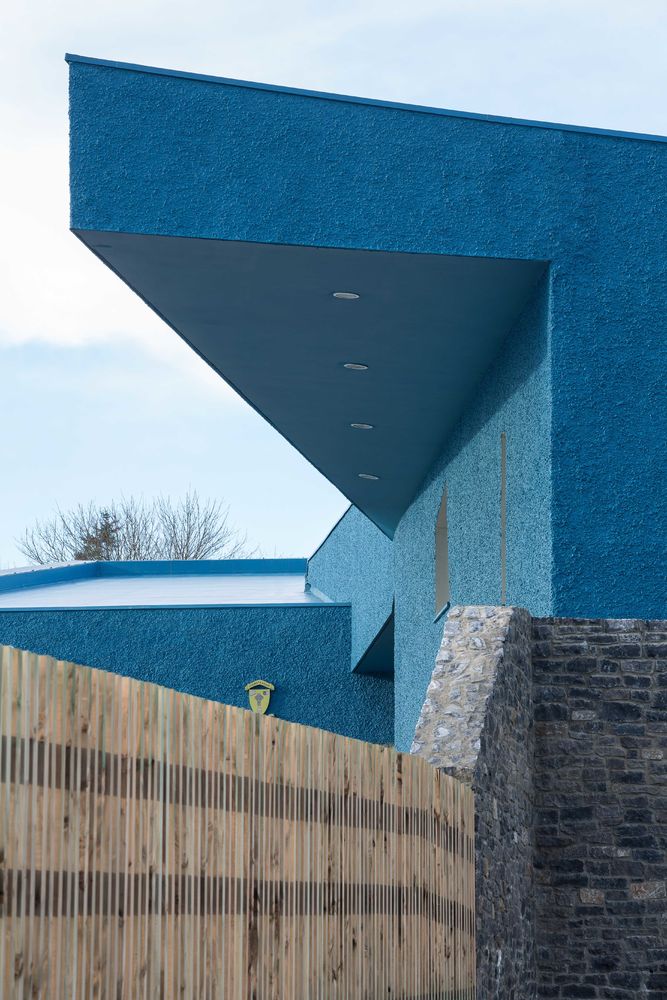 爱尔兰 Coláiste Ailigh 中学——融入自然景观的建筑设计