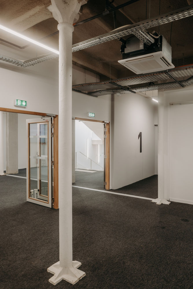 136 Quai des Chartrons / ZW/A zweyacker & associés