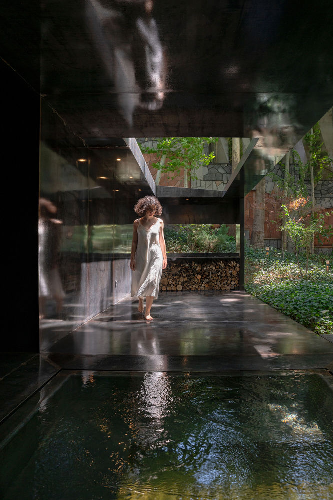 Othagh-E-Shekar Hunting Lodge / Pragmatica Architectural Design Studio