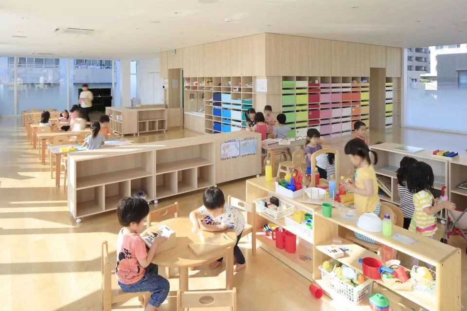 五色斑斓的幼儿园空间设计