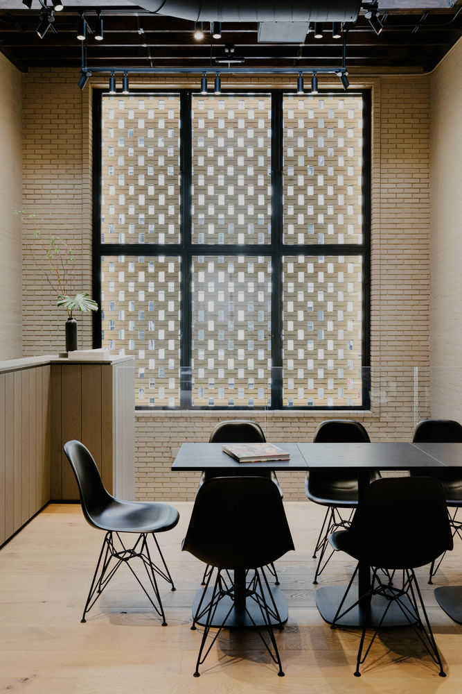 Leica Gallery / Format Architecture Office