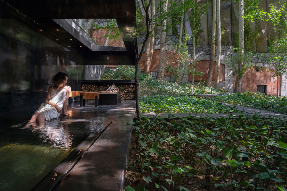 Othagh-E-Shekar Hunting Lodge / Pragmatica Architectural Design Studio