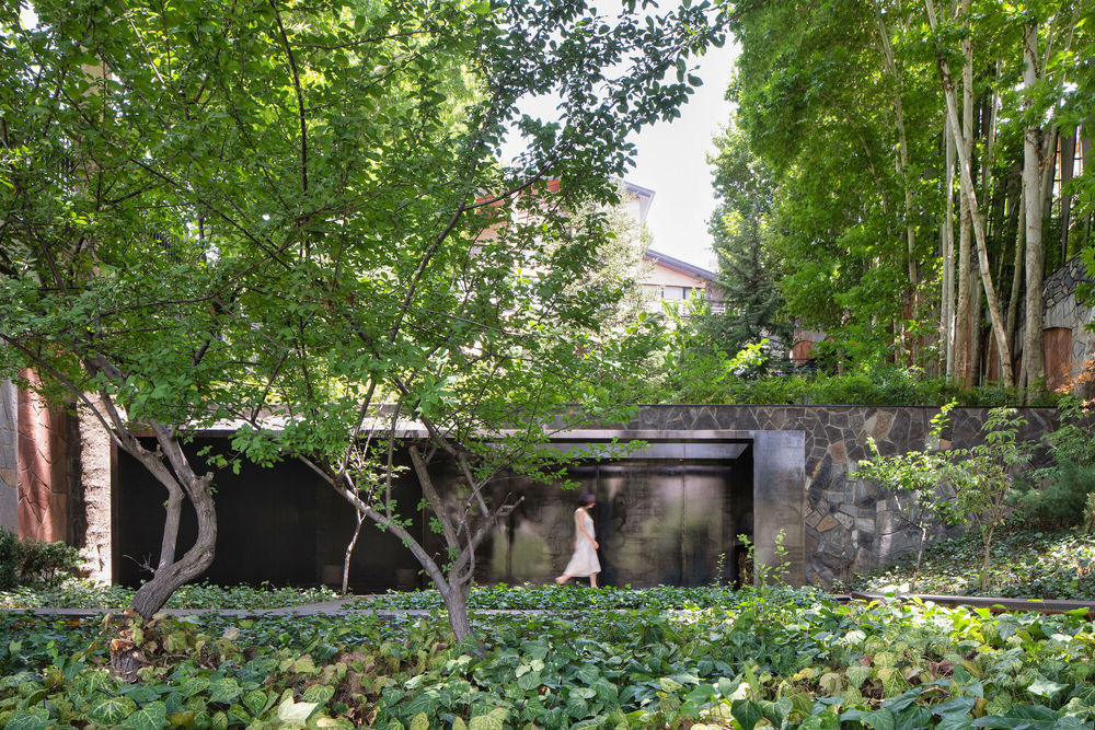 Othagh-E-Shekar Hunting Lodge / Pragmatica Architectural Design Studio