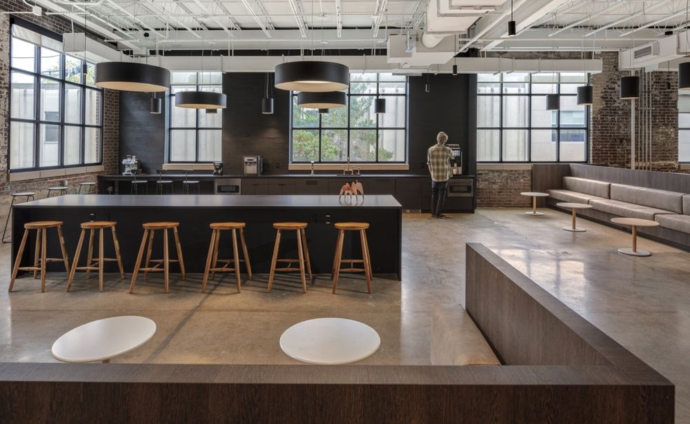 Gerner Kronick + Valcarcel 打造复古工业风 Hearst 办公室