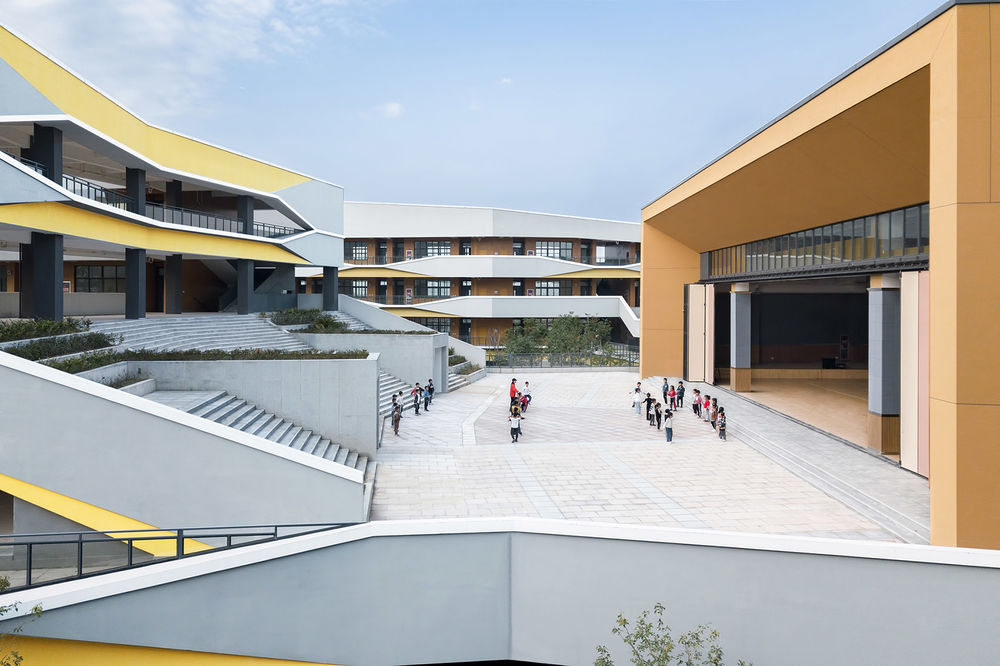 宁波市江北区甬江实验学校 / DC国际 · c+d 设计研究中心