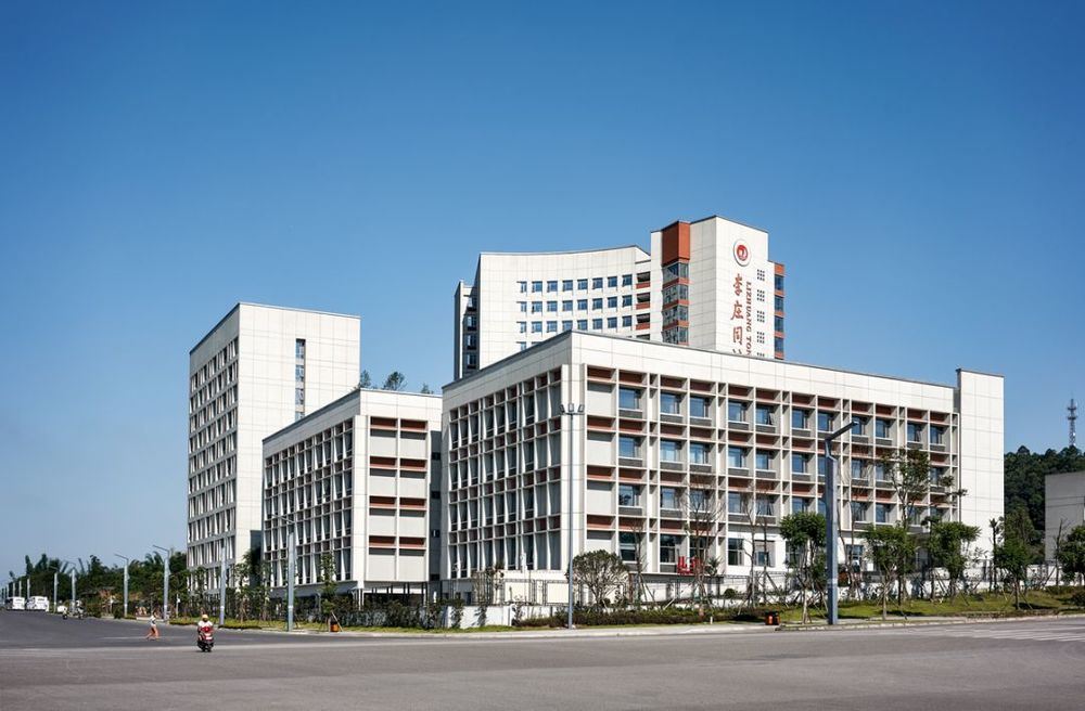 疗愈空间中的场所精神——李庄同济医院设计解读