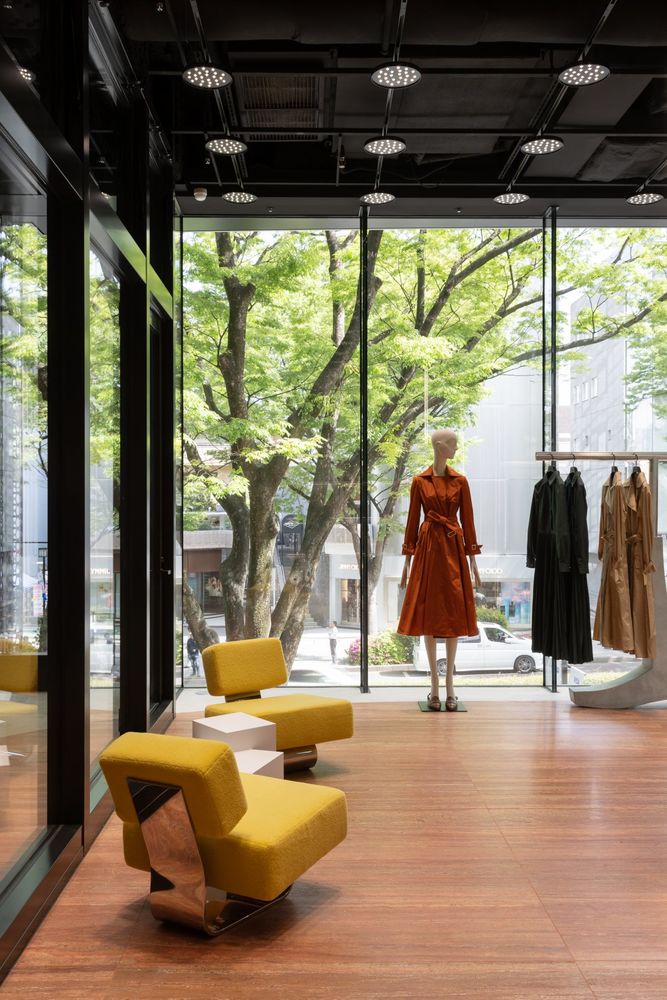 MaxMara 东京塔店 | 现代轻盈室内设计与艺术展示平台