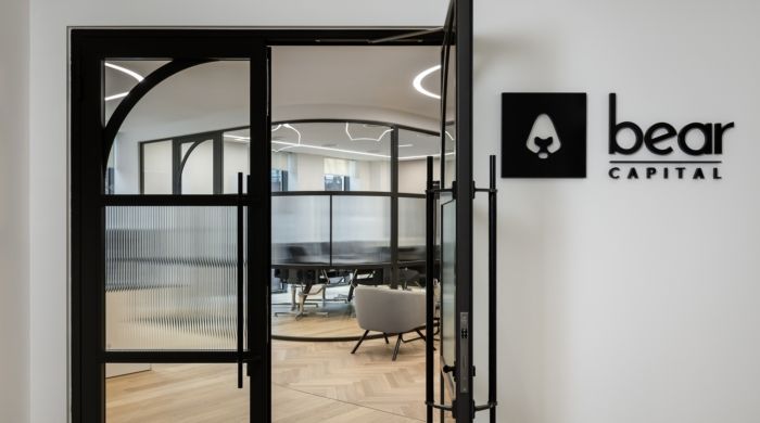 Bear Capital office by Oktra