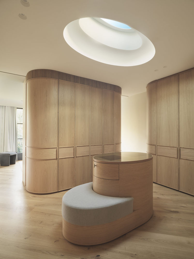 Contemporary Classicism with an Attitude: Monsieur G House in Bellevue Hill by Decus.