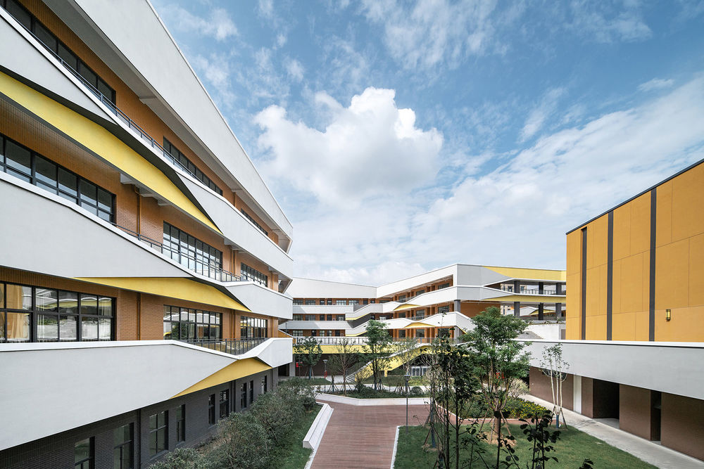 宁波市江北区甬江实验学校 / DC国际 · c+d 设计研究中心