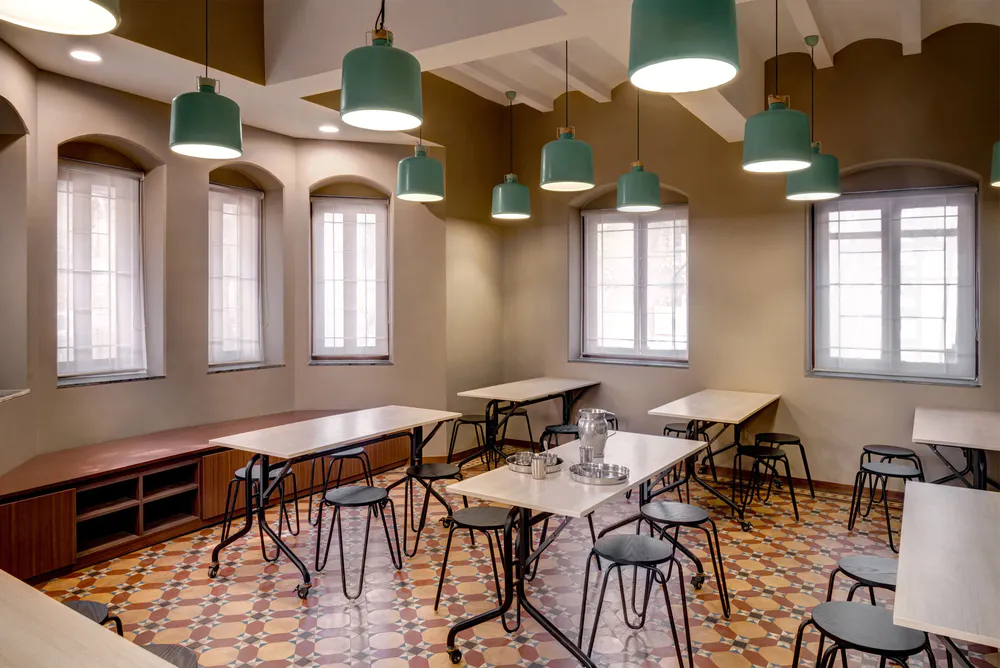 Bombay International School (B.I.S.)