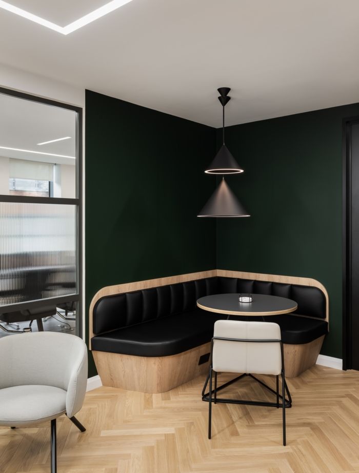 Bear Capital office by Oktra
