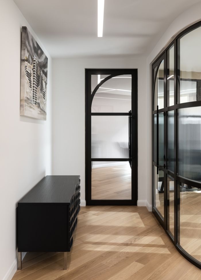 Bear Capital office by Oktra