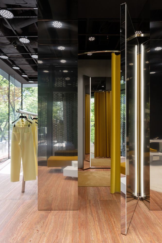 MaxMara 东京塔店 | 现代轻盈室内设计与艺术展示平台