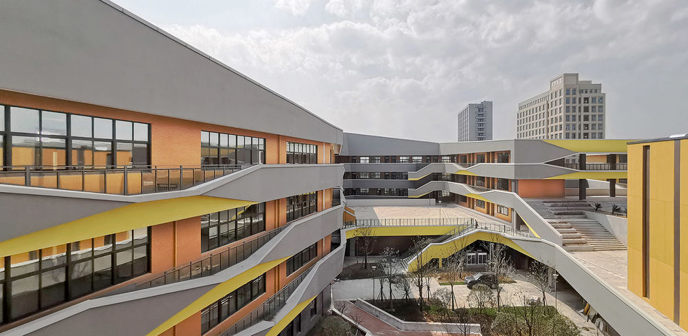 宁波市江北区甬江实验学校 / DC国际 · c+d 设计研究中心