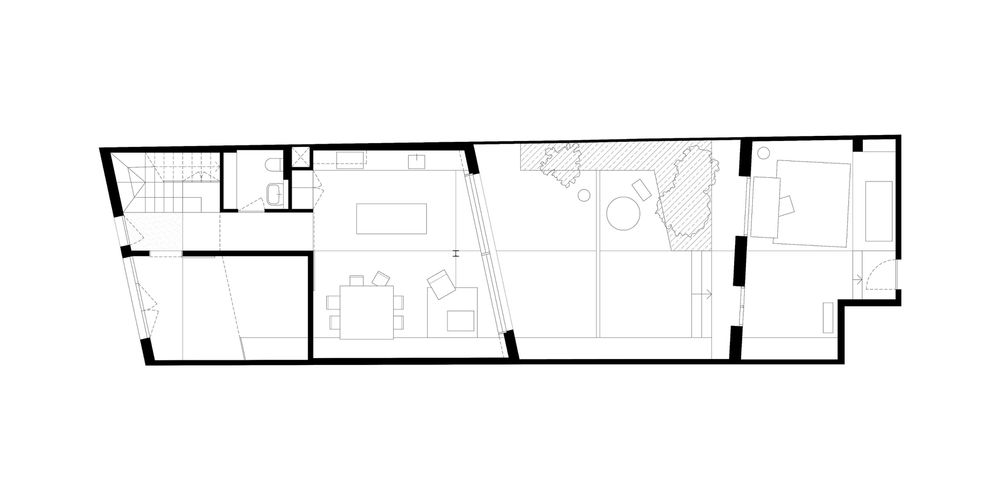 Emphasising the Value of Shadows: House in Barcelona by gr-os.