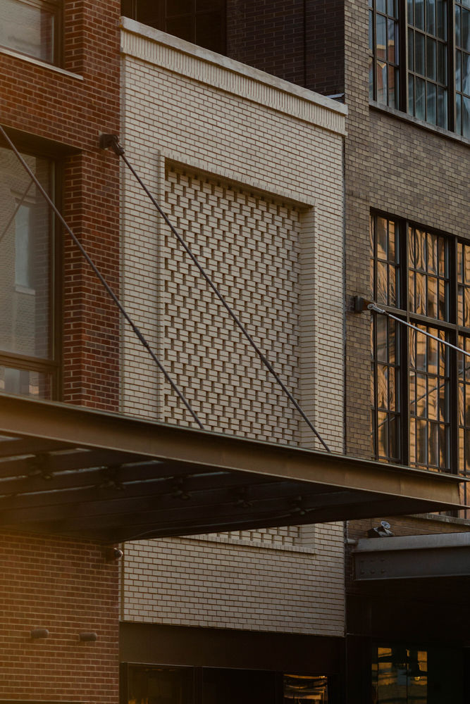 Leica Gallery / Format Architecture Office