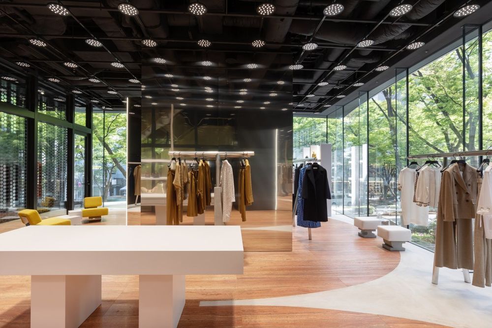 MaxMara 东京塔店 | 现代轻盈室内设计与艺术展示平台